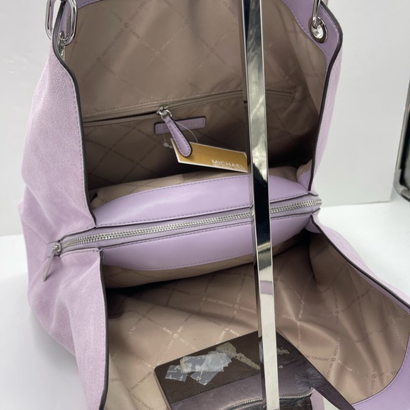 MICHAEL KORS Christina Lg Suede Triple Gasset Shoulder Tote Bg
Light Quartz 
NWT - Picture 16 of 16